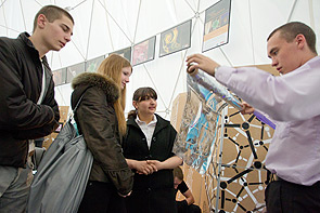 Фоторепортаж с выставки «Неделя нанотехнологий» в Томске