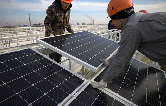 Монтаж первой в Челябинской области промышленной солнечной электростанции